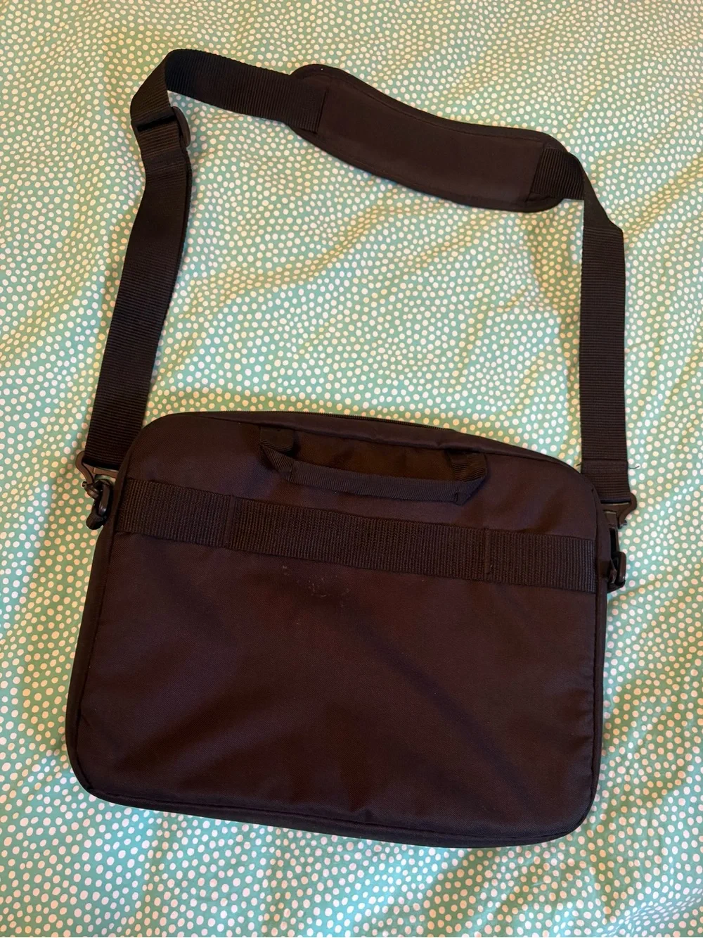 16.7 inch Black Messenger Laptop Bag excellent condition